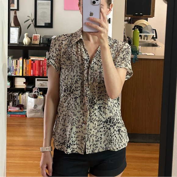 Evan Picone vintage cream floral short-sleeve button-down top petite - Picture 9 of 10